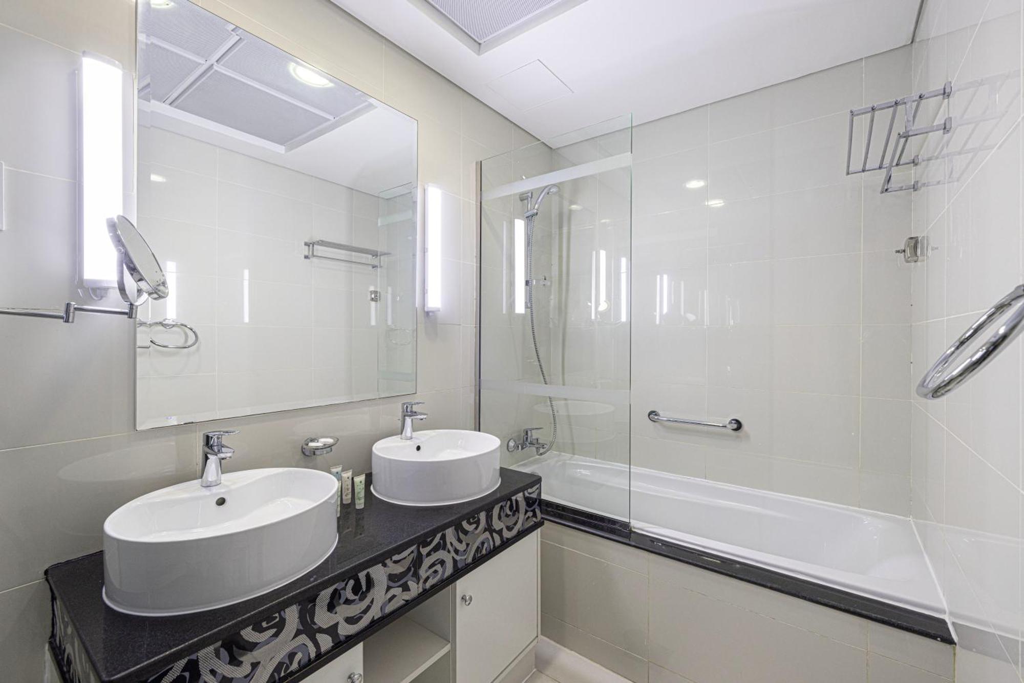 3 Bedrooms In Damac Maison Mall Street! Burj Khalifa View! 2 Minute Walk To Mall! Апартаменти Дубай