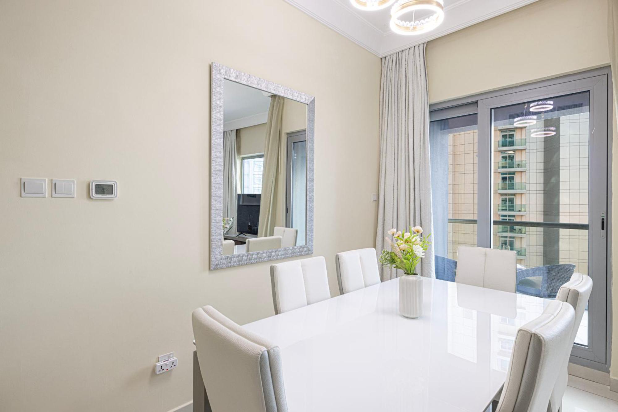 Апартаменти 3 Bedrooms In Damac Maison Mall Street! Burj Khalifa View! 2 Minute Walk To Mall! Дубай