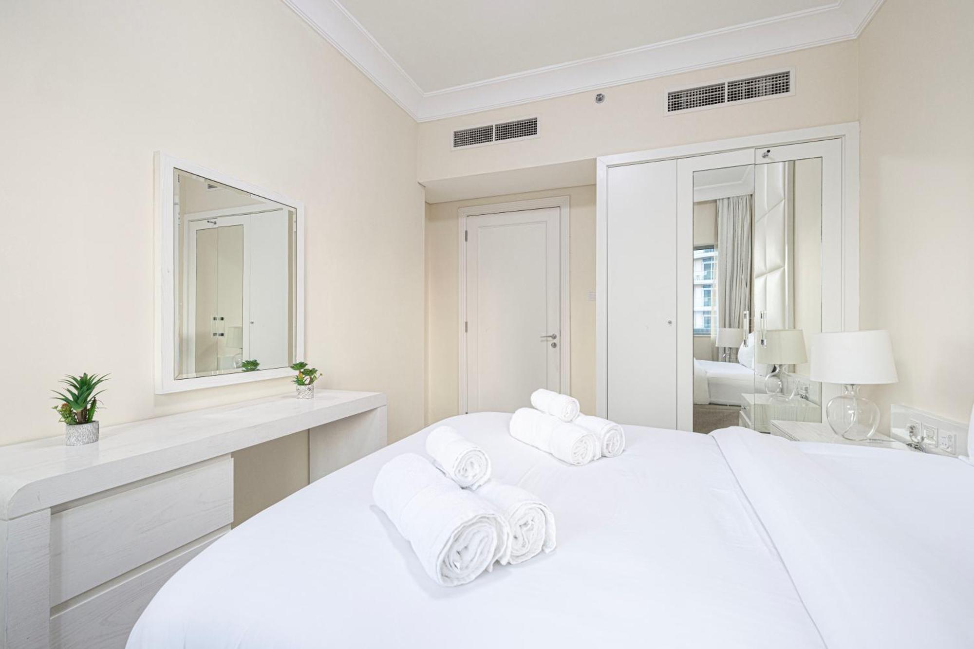 3 Bedrooms In Damac Maison Mall Street! Burj Khalifa View! 2 Minute Walk To Mall! Апартаменти Дубай